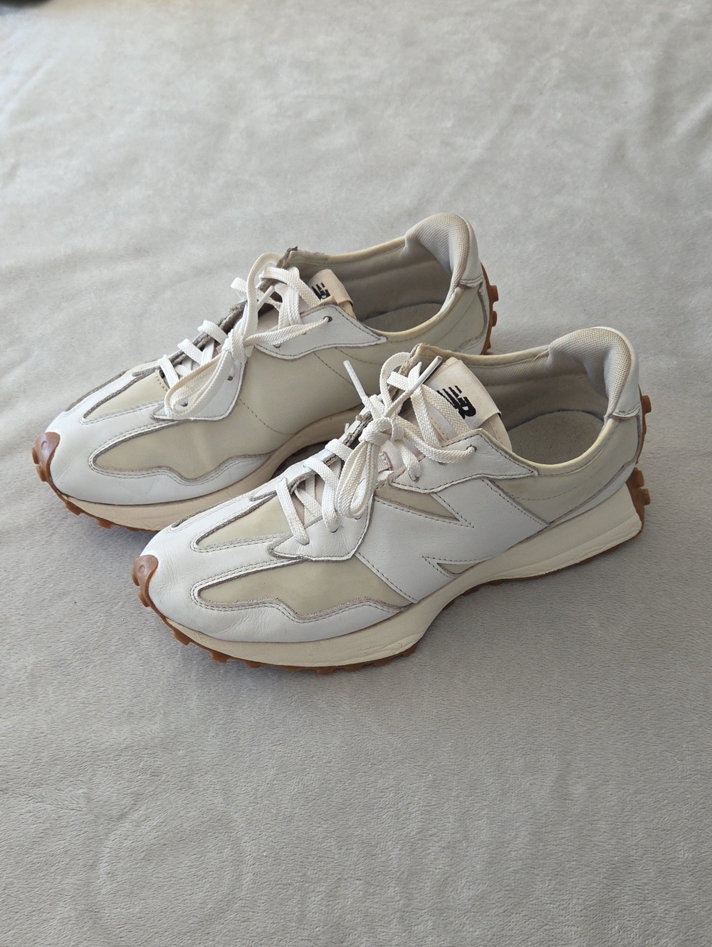 New Balance 327, Women's Size 10.5, White